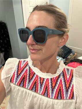 Diff Eyewear Teal Square Sunglasses with Dark Lenses